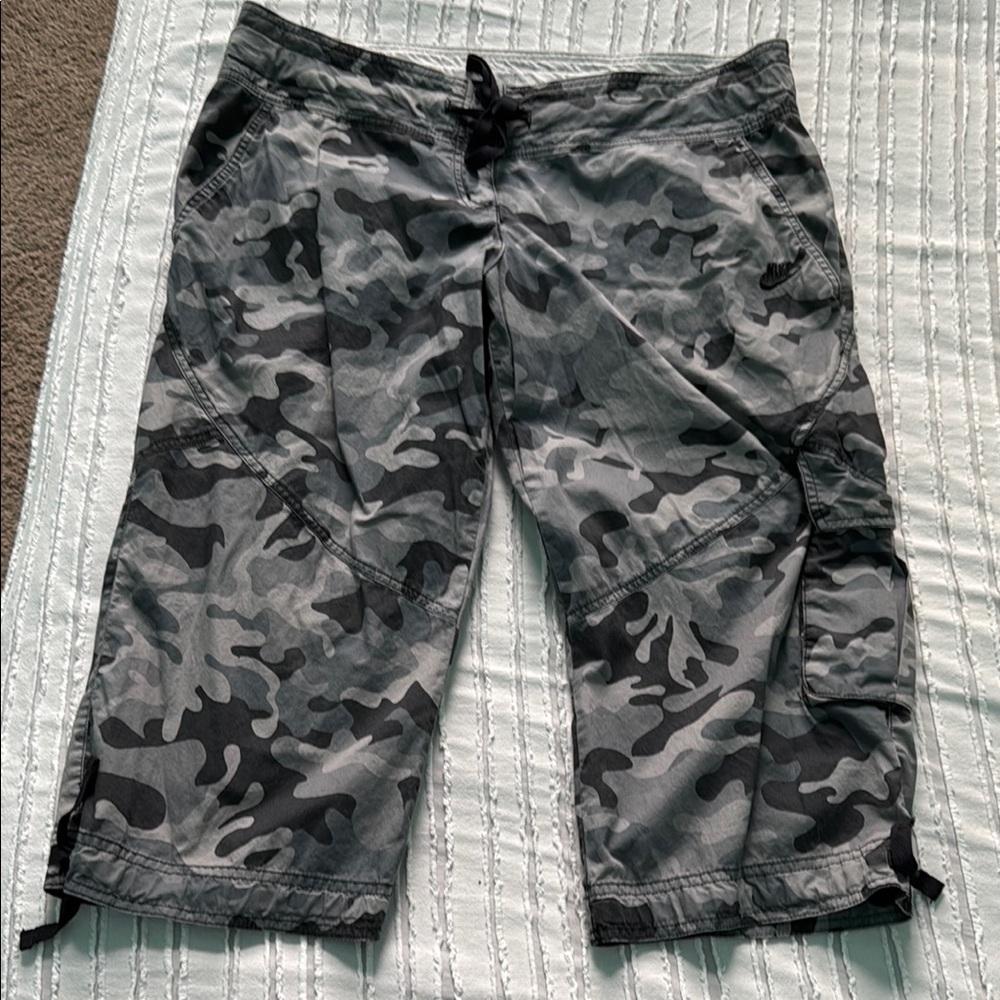 Nike Camo Cargo Crop Pants